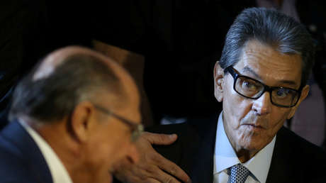 Detienen a un exdiputado aliado de Bolsonaro por su presunta participación en una "milicia digital" que atacaba instituciones en Brasil