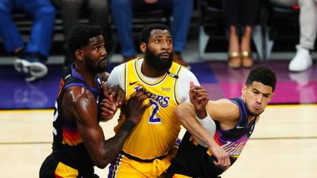 VIDEO: Estrella de la NBA salva a su hijo de morir ahogado en una piscina