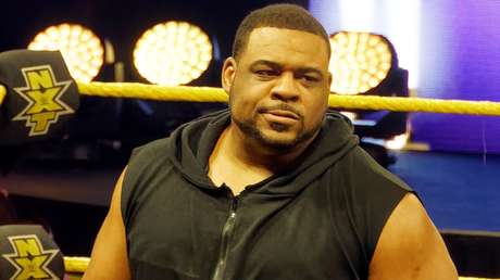"Podría haber muerto al levantarme": Keith Lee, astro de la WWE, revela problemas de salud "aterradores" que lo apartaron del ring varios meses