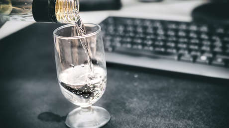 Más de la mitad de los inversores de la generación Z admite que usa 'apps' de comercio en estado de ebriedad