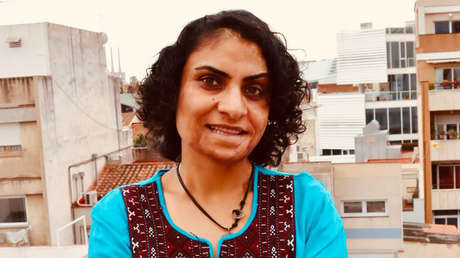 "Cultivan el miedo en el corazón de las mujeres": Nadia Ghulam, la escritora afgana que vivió como un hombre 10 años para sobrevivir a los talibanes