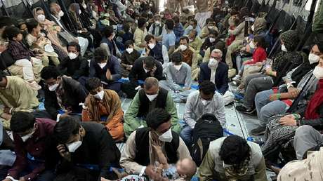 Un vuelo privado habría salido de Kabul con 300 asientos vacíos luego de que los pasajeros fueran retenidos por fuerzas de EE.UU. y los talibanes