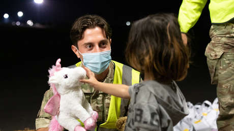 Llamadas a una línea de ayuda del Reino Unido para personas en Afganistán se desviaron por error a un taller de reparación de lavadoras