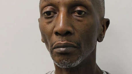 Una exestrella de la televisión británica recibe seis años de cárcel por conspirar para chantajear a un hombre que fue torturado ocho horas