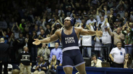 VIDEO: Un luchador libre debuta en una promoción de MMA con un arrollador nocaut en 18 segundos