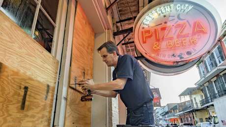 El huracán Ida se fortalece sobre el golfo de México hasta alcanzar la categoría 2 en su trayecto hacia Luisiana