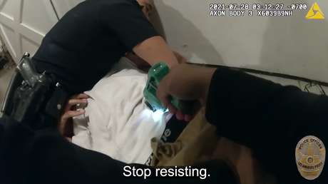 VIDEO: Cámara corporal capta el momento en que un policía reduce con una táser a Jaxson Hayes, estrella de la NBA