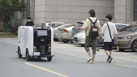 "Sin desviaciones o pausas para fumar": Alibaba empieza el programa de prueba de sus robots mensajeros