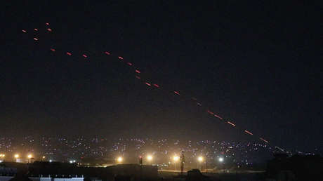 Talibanes disparan al cielo para celebrar la salida definitiva de EE.UU. de Afganistán (VIDEO)