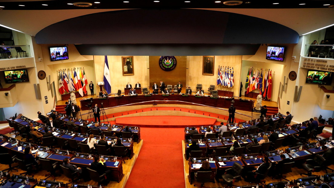 Corte Suprema de Justicia de El Salvador autoriza la reelección presidencial para un segundo mandato consecutivo