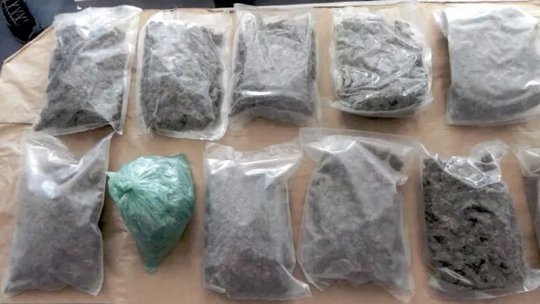 Un narcotraficante se queda dormido con su celular en la mano, llama sin querer a la Policía y lo capturan