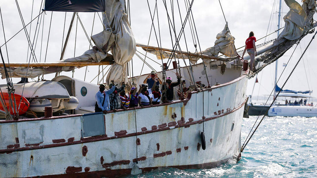 'La extemporánea': la nueva delegación de 177 zapatistas que parte a Europa para continuar la 'travesía por la vida'