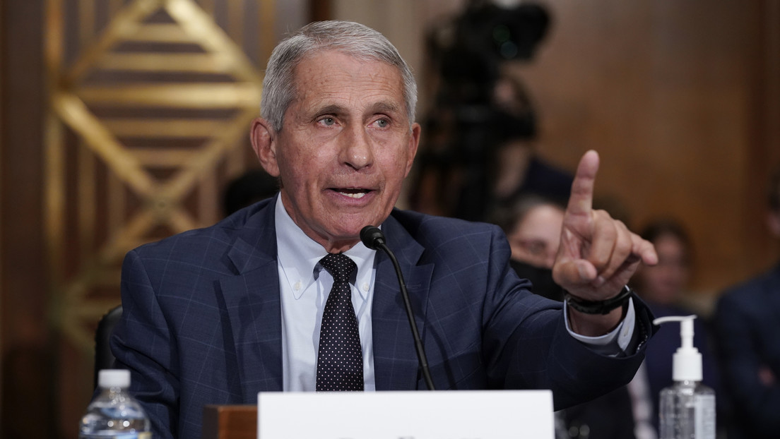 El epidemiólogo jefe de EE.UU. no descarta la posible aparición de una nueva y "monstruosa" variante del coronavirus