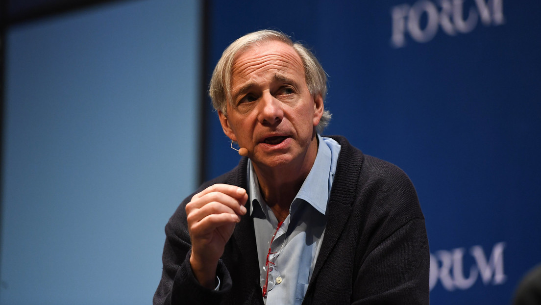 El multimillonario Ray Dalio augura que los reguladores "matarán al bitcóin si se vuelve realmente exitoso"
