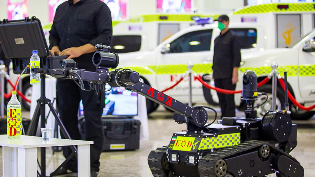 Irán muestra sus avances en la detección y neutralización de bombas con un nuevo robot antiexplosivos