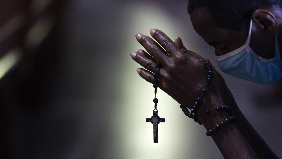 Lo que hay detrás de las misiones religiosas fundamentalistas que buscan "convertir las almas" de los pueblos indígenas en la Amazonía de Brasil