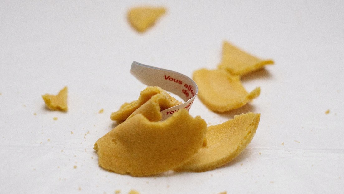 Una 'tiktoker' revela cómo el presagio de una galleta de la fortuna le ayudó a ganar millones "de la noche a la mañana"