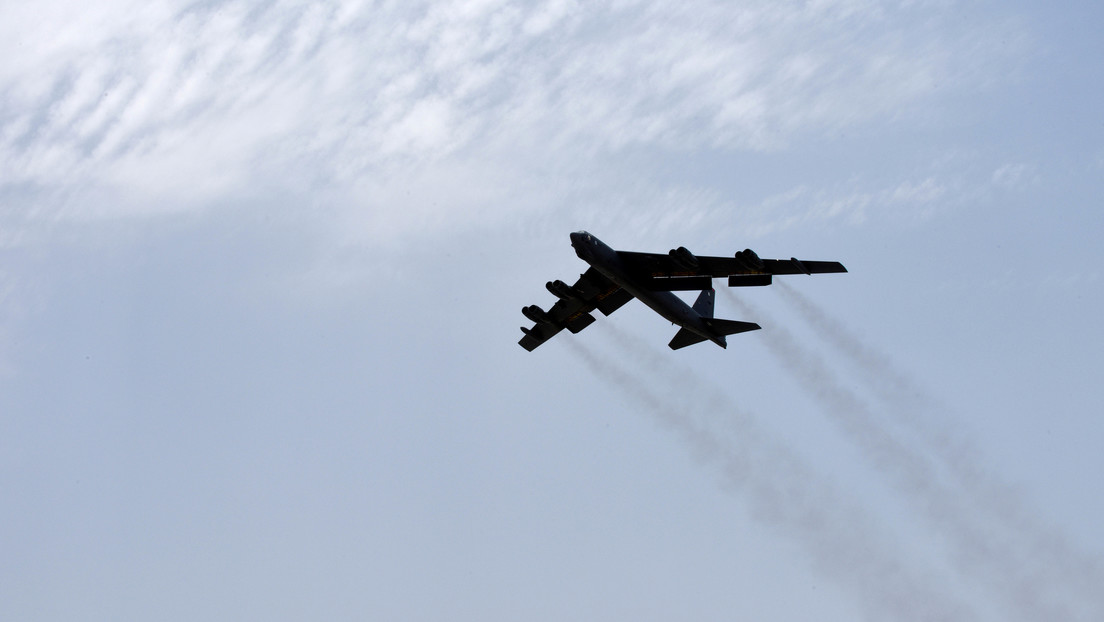 VIDEO: Tres cazas rusos escoltan a un bombardero estratégico de EE.UU. sobre las aguas del océano Pacífico