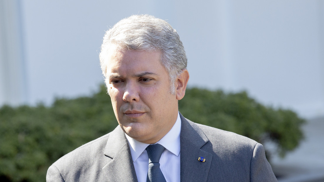 Facebook avala un video en el que insultan al presidente de Colombia por su "valor noticioso"