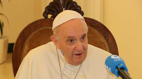 El papa Francisco critica la guerra en Afganistán y pone en boca de Angela Merkel una frase de Vladímir Putin