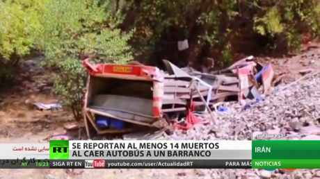 Al menos 14 muertos al caer un autobús por un barranco en Irán
