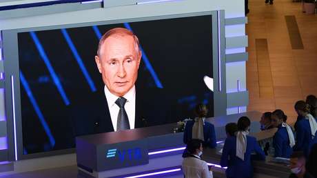 Putin asegura que "Rusia no está interesado en la desintegración de Afganistán" por lo que hay que contactar con los talibanes