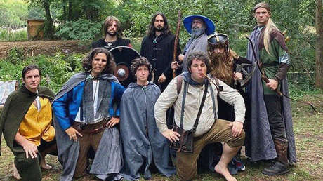 Aficionados italianos de 'El Señor de los Anillos' replican el viaje de la Comunidad del Anillo