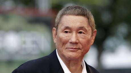 Hombre con un pico ataca al director japonés Takeshi Kitano y le pide ayuda para "entrar en el mundo del espectáculo"