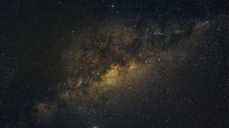 Estudio reporta una señal de radio emitida desde el centro de la Vía Láctea