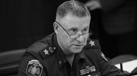 Muere el ministro de Situaciones de Emergencia ruso, Yevgueni Zínichev, mientras salvaba a una persona durante unos ejercicios