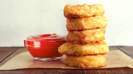 Un asesor de recursos humanos despedido por una disputa sobre unos 'nuggets' de pollo en la cantina gana el juicio y recibe más de 7.000 dólares