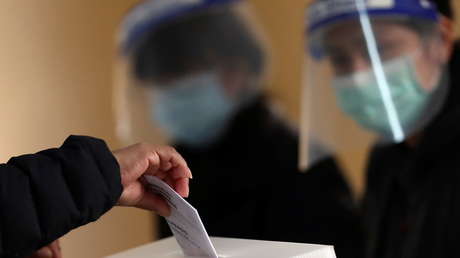 Cumpleaños clandestinos, sexo, marihuana y tangas: los escándalos que ensombrecieron las campañas legislativas en Argentina