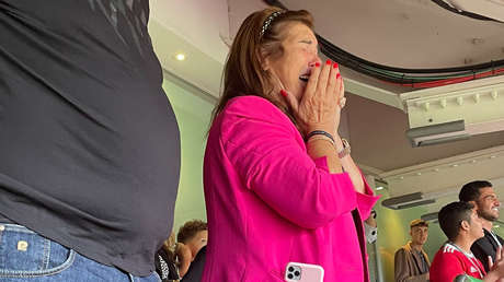 La reacción de la madre de Ronaldo a un gol de su hijo en el debut con el Manchester United (FOTO)