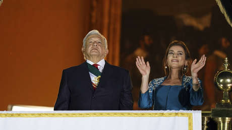 López Obrador participa en desfile militar por la Independencia de México