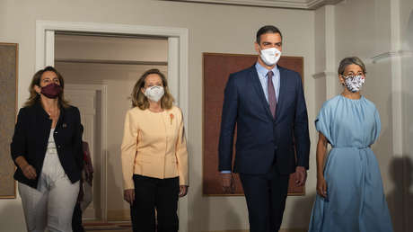 El Gobierno de España aprueba subir 15 euros el salario mínimo tras llegar a un acuerdo con los sindicatos