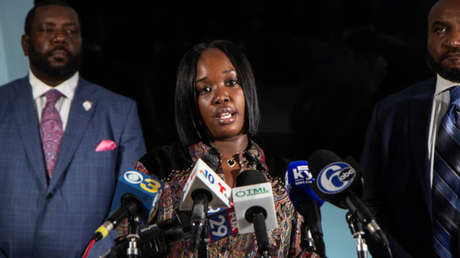 La ciudad de Filadelfia acuerda pagar 2 millones de dólares a una mujer que fue golpeada por la policía frente a su hijo durante su arresto