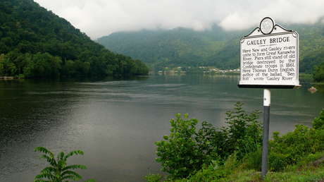 Una mujer permite a un jefe de Policía violar a su hijastra de 17 años por 50 dólares