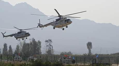 Los militares chinos intensifican los simulacros nocturnos y llevan equipos más avanzados cerca de la frontera con la India