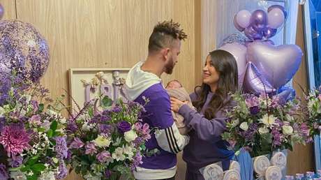 Una pareja de 'influencers' brasileños deciden no asignar un género definido a su hijo y explican por qué