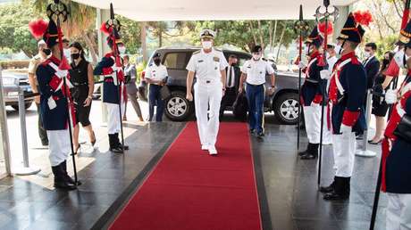 El jefe del Comando Sur de EE.UU. asegura que Venezuela es un "abrigo seguro para el narcotráfico" durante su visita a Brasil