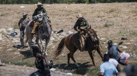 "Es indignante": Biden arremete contra las patrullas montadas de EE.UU. captadas agrediendo a inmigrantes y promete que "pagarán" por su actitud