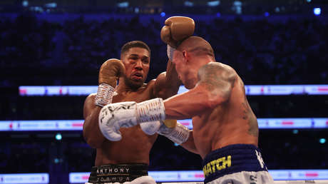 Anthony Joshua fue hospitalizado por sospecha de una fractura en la cuenca del ojo tras la dura pelea con Oleksandr Usyk