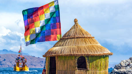 "Tenemos que salir de la lógica racista, ¡la wiphala se respeta!": Arce defiende a la bandera indígena que fue despreciada (una vez más) en Santa Cruz