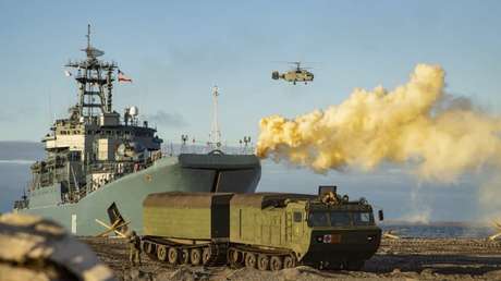 VIDEO: El Grupo Ártico de la Flota del Norte de Rusia realiza ejercicios tácticos en el mar de Láptev