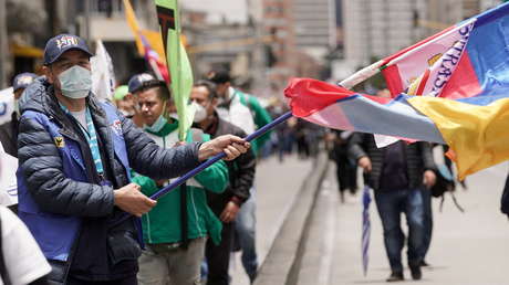 Las autoridades de Bogotá afirman que la jornada de paro fue pacífica, pero los videos difundidos en las redes lo desmienten