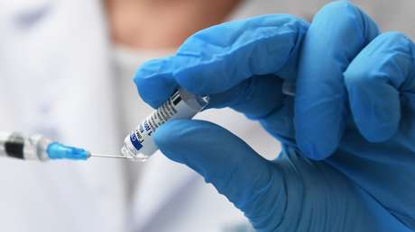 Putin revela que unas 30 personas de su círculo cercano se enfermaron de covid-19 por revacunarse tarde