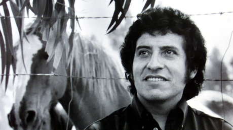 FOTO: Vandalizan la tumba del mítico cantautor Víctor Jara en el 89.º aniversario de su nacimiento