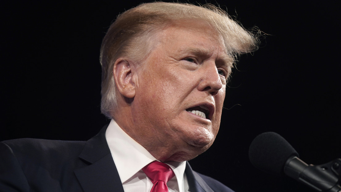 Trump afirmó que no puede hacerse vegano porque esto "interfiere con la química del cuerpo", revela su exsecretaria de prensa