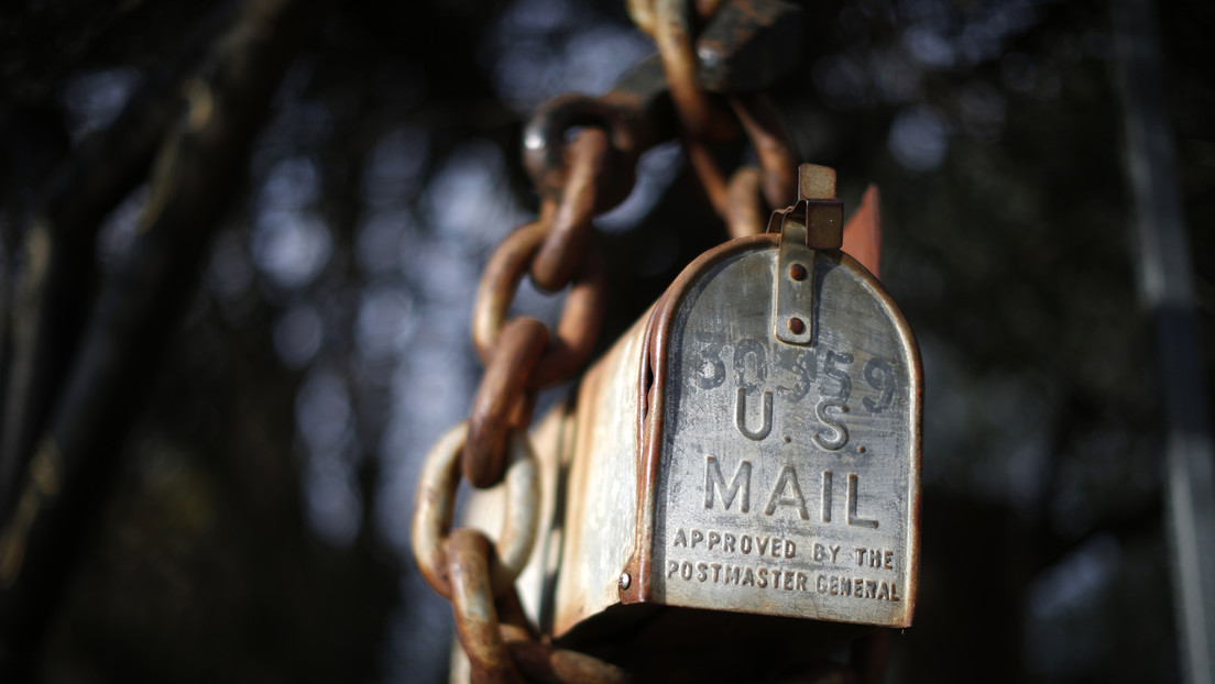 Arrestan en EE.UU. a una mujer afrodescendiente por hacerse pasar por un miembro del Ku Klux Klan y dejar amenazas de muerte a sus vecinos negros
