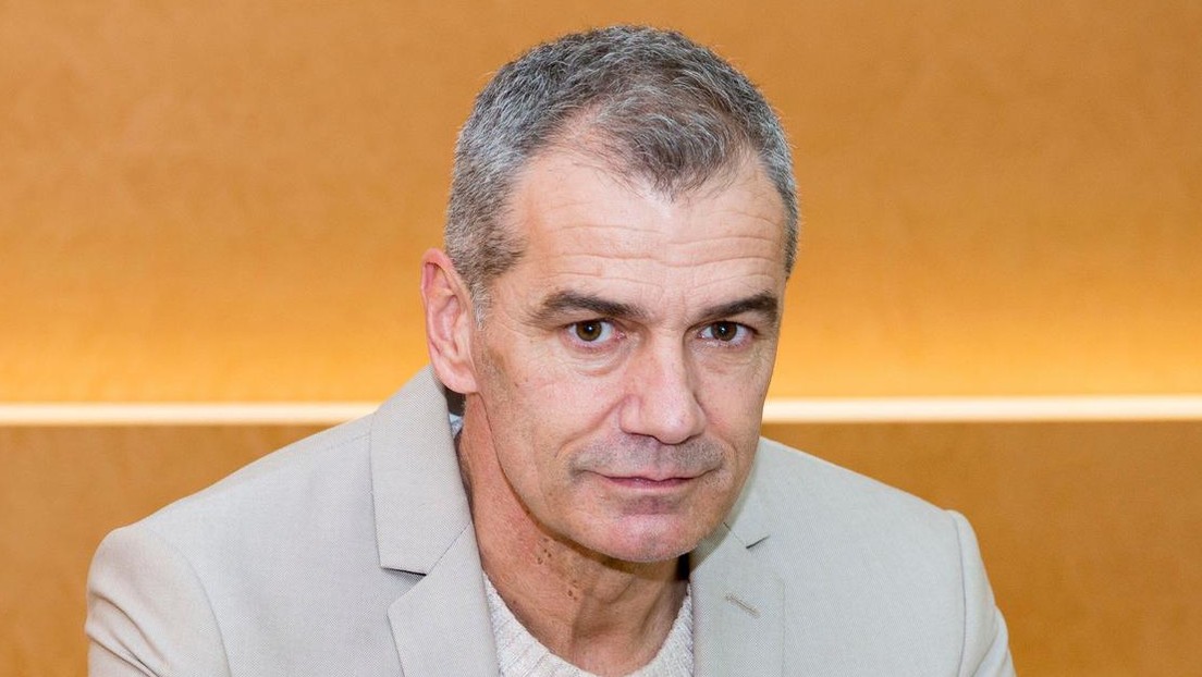 "No creo que seamos colonizadores ni conquistadores": el dislate histórico (y racista) del encargado de la 'Oficina del Español' en Madrid